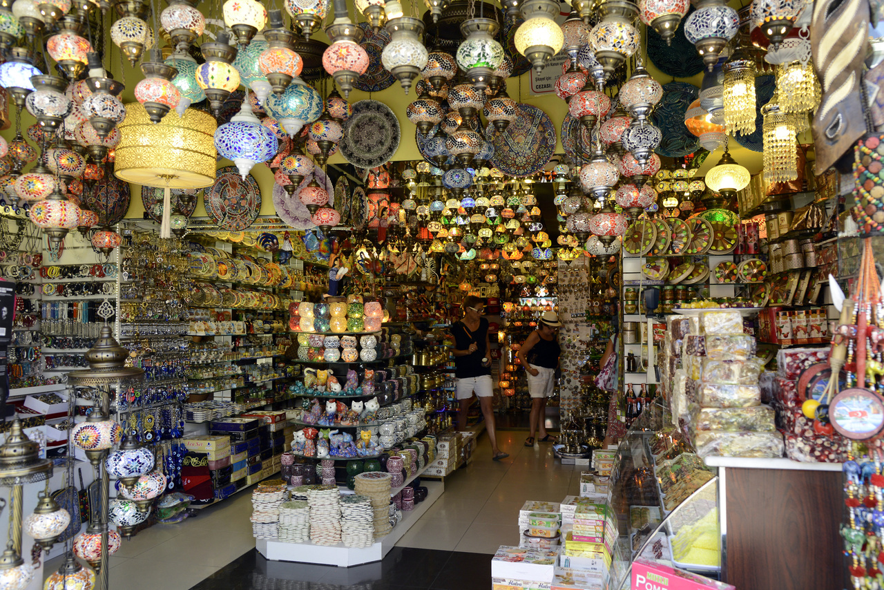 Shopping in Alanya through the Markets and Malls